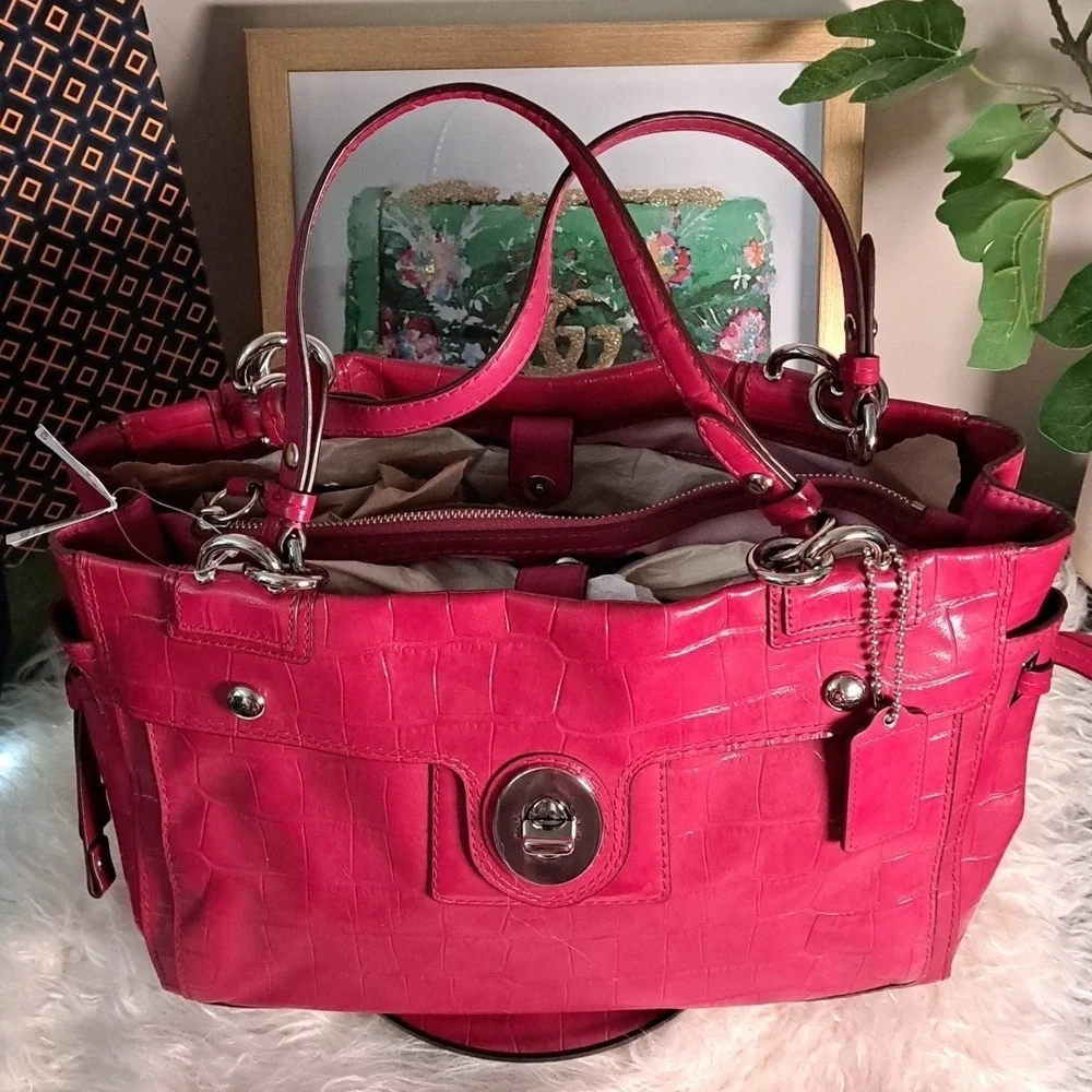 Coach NWTs Peyton Embossed Patent Leather Carryall Tote Bag